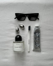 Laden Sie das Bild in den Galerie-Viewer, WATER DROP | Trendy Influencer Ohrringe in Wassertropfen Form in gold