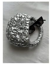 Laden Sie das Bild in den Galerie-Viewer, WATER DROP | Trendy Influencer Ohrringe in Wassertropfen Form in gold