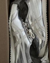 Laden Sie das Bild in den Galerie-Viewer, WATER DROP | Trendy Influencer Ohrringe in Wassertropfen Form in gold