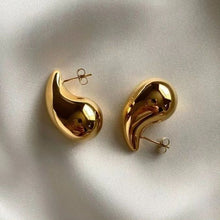 Laden Sie das Bild in den Galerie-Viewer, WATER DROP | Trendy Influencer Ohrringe in Wassertropfen Form in gold