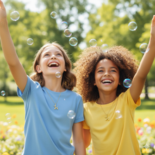 Laden Sie das Bild in den Galerie-Viewer, BUBBLES | Süße goldfarbene Halskette mit Ballon Hund Anhänger