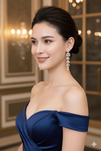 Load image into Gallery viewer, GÉRALDINE | Wunderschöne goldene Kristall Ohrringe im floralen Blätter Design