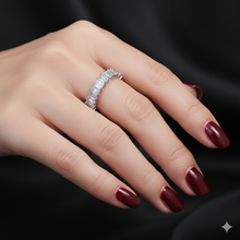 Laden Sie das Bild in den Galerie-Viewer, BRILLER | Atemberaubender Cocktail Ring mit klaren Kristallen