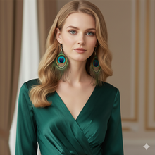 Laden Sie das Bild in den Galerie-Viewer, MAYSA | Tolle blau grüne Pfauen Feder Boho Statement Ohrringe Ohrhänger