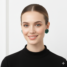 Laden Sie das Bild in den Galerie-Viewer, KENNEDY | Acryl Statement Ohrringe grün mit glitzerndem Galaxy Muster