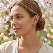 Laden Sie das Bild in den Galerie-Viewer, LILIANA | Süße rosévergoldete Blumen Ohrstecker