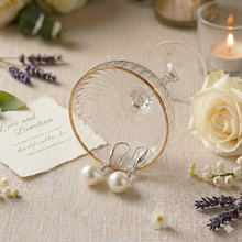 Laden Sie das Bild in den Galerie-Viewer, IVETTE | Klassisch elegante Braut Ohrringe in silber mit kleinen Kristallen und weißen Perlen
