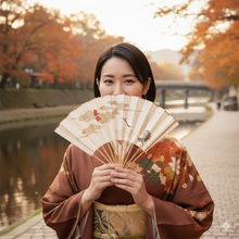 Laden Sie das Bild in den Galerie-Viewer, GINGKO | Schöne goldfarbene Hänger Ohrringe mit Gingko Blättern