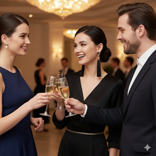 Laden Sie das Bild in den Galerie-Viewer, KIARA | Trendy Boho Ohrringe mit schwarzen Quasten