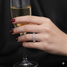 Laden Sie das Bild in den Galerie-Viewer, BRILLER | Atemberaubender Cocktail Ring mit klaren Kristallen