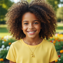 Laden Sie das Bild in den Galerie-Viewer, BUBBLES | Süße goldfarbene Halskette mit Ballon Hund Anhänger