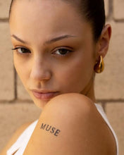 Laden Sie das Bild in den Galerie-Viewer, WATER DROP | Trendy Influencer Ohrringe in Wassertropfen Form in gold