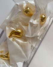 Laden Sie das Bild in den Galerie-Viewer, WATER DROP | Trendy Influencer Ohrringe in Wassertropfen Form in gold