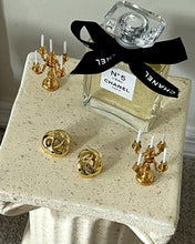 Laden Sie das Bild in den Galerie-Viewer, CLARE | Goldene French Retro Ohrringe mit Zopfmuster