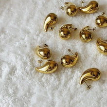Laden Sie das Bild in den Galerie-Viewer, WATER DROP | Trendy Influencer Ohrringe in Wassertropfen Form in gold