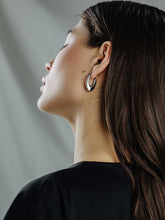 Laden Sie das Bild in den Galerie-Viewer, ICRUSH | EFFORTLESS ELLIPSE Hänger Ohrringe oval silber