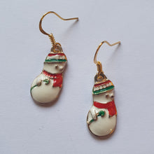 Laden Sie das Bild in den Galerie-Viewer, XMAS gold | Süße goldfarbene Ohrringe für Weihnachten mit verschiedenen Motiven