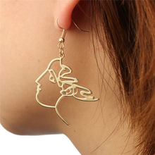 Laden Sie das Bild in den Galerie-Viewer, JEANNE D'ARC | Goldfarbene Ohrringe mit Frauen Gesicht