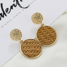 Laden Sie das Bild in den Galerie-Viewer, RITA | Braune Retro Chic Vintage Rattan Ohrringe Ohrhänger Kreis rund