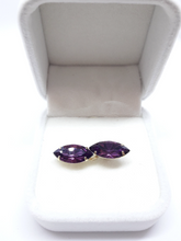 Laden Sie das Bild in den Galerie-Viewer, GIULIA | Hübsches minimalistisch vergoldetes Armband mit lila Edelsteinen in Tropfenform