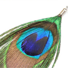 Laden Sie das Bild in den Galerie-Viewer, MAYSA | Tolle blau grüne Pfauen Feder Boho Statement Ohrringe Ohrhänger