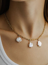 Laden Sie das Bild in den Galerie-Viewer, ICRUSH | MOTHER OF PEARLS Collier Halskette vergoldet mit echten Keshi Süßwasser Perlen