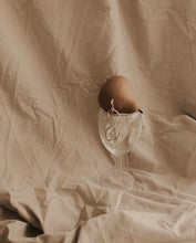 Laden Sie das Bild in den Galerie-Viewer, RUBENS | Kunstvolle Frauen Figur Ohrringe in gold