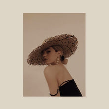 Laden Sie das Bild in den Galerie-Viewer, GIOIA | Elegante Statement Ohrringe mit crémeweißen Perlen