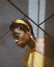 Laden Sie das Bild in den Galerie-Viewer, GIOIA | Elegante Statement Ohrringe mit crémeweißen Perlen