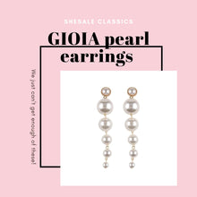 Laden Sie das Bild in den Galerie-Viewer, GIOIA | Elegante Statement Ohrringe mit crémeweißen Perlen