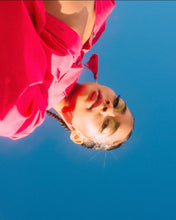 Laden Sie das Bild in den Galerie-Viewer, NAOMI | Lange Ohrringe mit 925 Sterling Silberhaken und Quasten aus echten Seidenfäden in braun