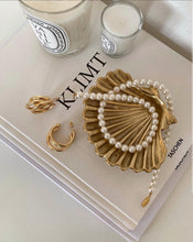 Laden Sie das Bild in den Galerie-Viewer, AUBREE | Goldfarbene 80er Retro Ohrringe 3er Hoop Creolen