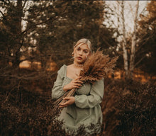 Laden Sie das Bild in den Galerie-Viewer, AUBREE | Goldfarbene 80er Retro Ohrringe 3er Hoop Creolen