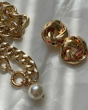 Laden Sie das Bild in den Galerie-Viewer, CLARE | Goldene French Retro Ohrringe mit Zopfmuster
