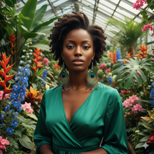 Laden Sie das Bild in den Galerie-Viewer, MAYSA | Tolle blau grüne Pfauen Feder Boho Statement Ohrringe Ohrhänger
