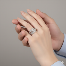 Laden Sie das Bild in den Galerie-Viewer, LUCIE | Atemberaubender Statement Ring mit klaren Kristallen
