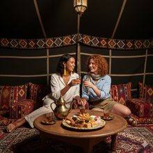 Laden Sie das Bild in den Galerie-Viewer, NAOMI | Lange Ohrringe mit 925 Sterling Silberhaken und Quasten aus echten Seidenfäden in gelb
