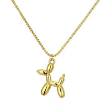 Laden Sie das Bild in den Galerie-Viewer, BUBBLES | Süße goldfarbene Halskette mit Ballon Hund Anhänger
