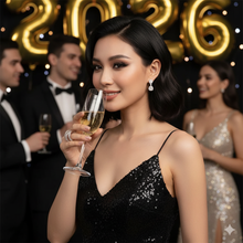 Laden Sie das Bild in den Galerie-Viewer, LUCIE | Atemberaubender Statement Ring mit klaren Kristallen
