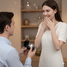 Laden Sie das Bild in den Galerie-Viewer, LUCIE | Atemberaubender Statement Ring mit klaren Kristallen
