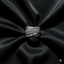 Laden Sie das Bild in den Galerie-Viewer, FRANCES | Atemberaubender silberner Cocktail Ring mit Kristallen
