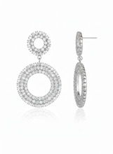Laden Sie das Bild in den Galerie-Viewer, ÉLODIE | Atemberaubende Party Ohrringe in silber mit klaren Kristallen
