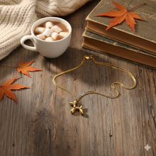 Laden Sie das Bild in den Galerie-Viewer, BUBBLES | Süße goldfarbene Halskette mit Ballon Hund Anhänger
