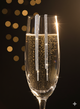 Laden Sie das Bild in den Galerie-Viewer, ELSIE | Elegante lange Ohrringe silberfarben mit edlen Strass Zirkonia Steinen weiß
