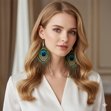 Laden Sie das Bild in den Galerie-Viewer, MAYSA | Tolle blau grüne Pfauen Feder Boho Statement Ohrringe Ohrhänger
