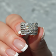 Laden Sie das Bild in den Galerie-Viewer, FRANCES | Atemberaubender silberner Cocktail Ring mit Kristallen
