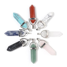 Laden Sie das Bild in den Galerie-Viewer, DIANA | Coole Choker Halskette mit spitzem Hexagon Anhänger aus Halbedelsteinen
