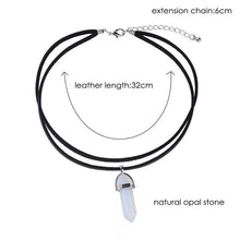 Laden Sie das Bild in den Galerie-Viewer, DIANA | Coole Choker Halskette mit spitzem Hexagon Anhänger aus Halbedelsteinen
