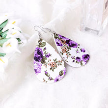 Laden Sie das Bild in den Galerie-Viewer, FLORA | Süße Blumen Ohrringe aus Leder in verschiedenen Farben

