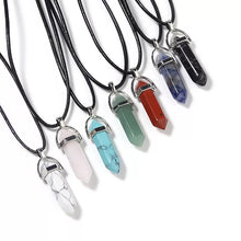 Laden Sie das Bild in den Galerie-Viewer, DIANA | Coole Choker Halskette mit spitzem Hexagon Anhänger aus Halbedelsteinen

